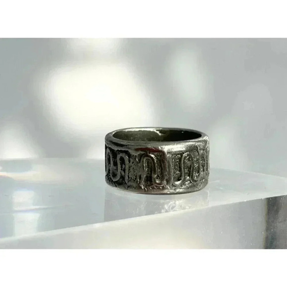 Vintage Silver Toned Wavy Band Style Unisex Ring - Size 5.5 - Picture 7 of 7